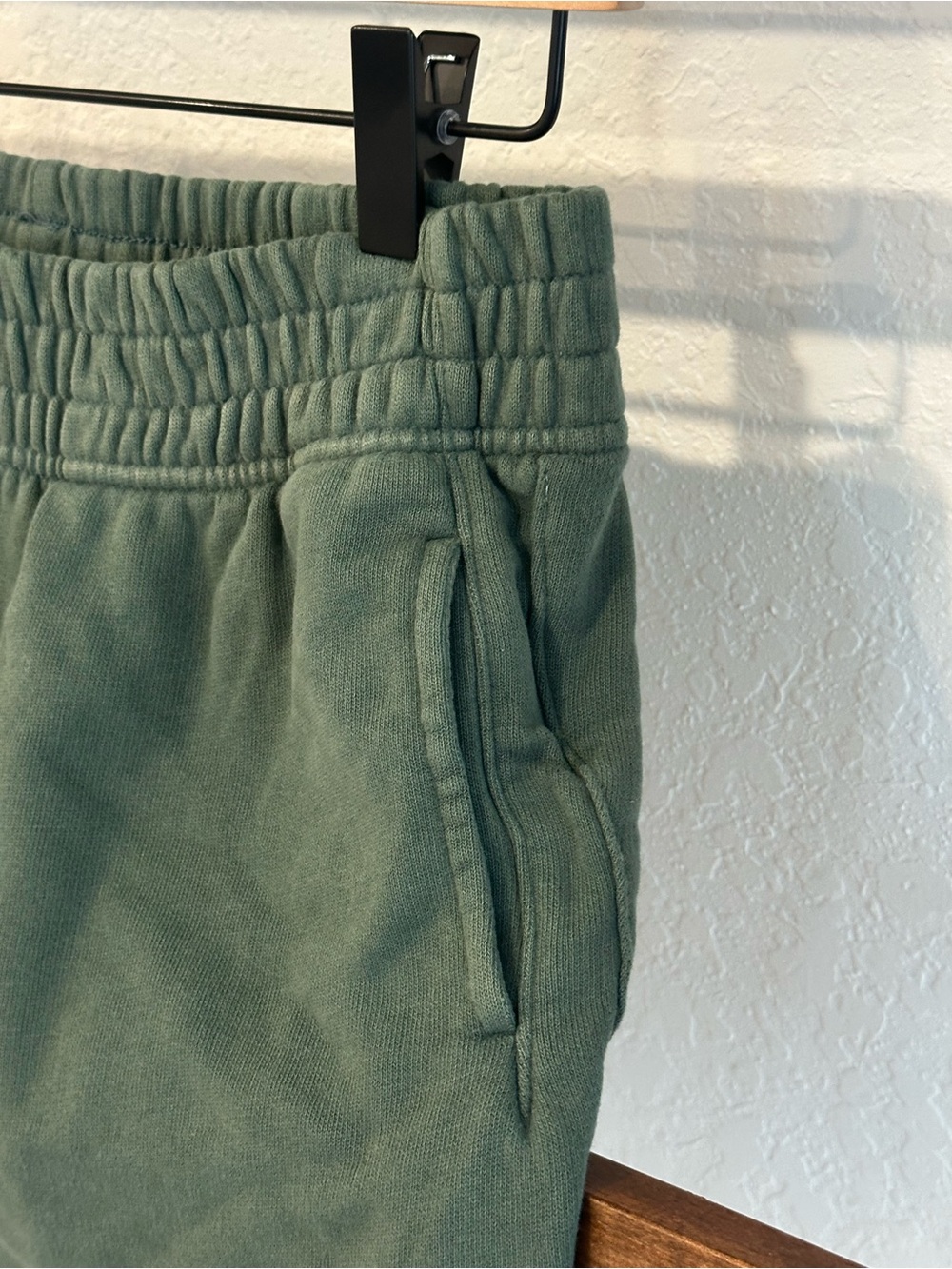 OFFLINE by Aerie Green Raw Hem Fleece Shorts S - Picture 4 of 13